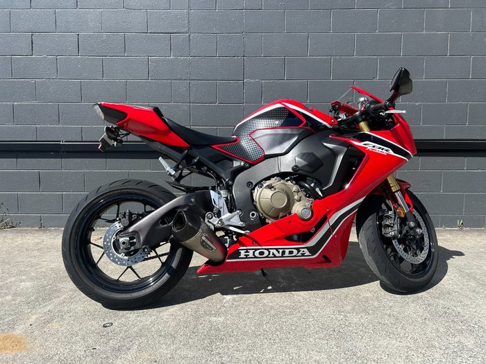 2017 Honda CBR1000RR (FIREBLADE) ABS RED