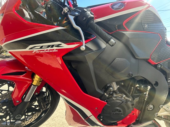 2017 Honda CBR1000RR (FIREBLADE) ABS RED