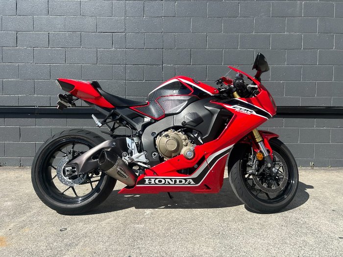 2017 Honda CBR1000RR (FIREBLADE) ABS RED