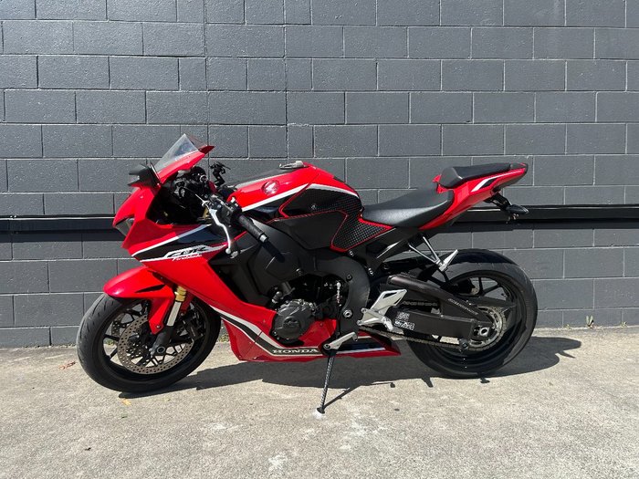 2017 Honda CBR1000RR (FIREBLADE) ABS RED