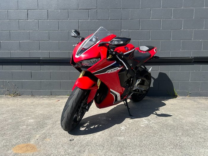 2017 Honda CBR1000RR (FIREBLADE) ABS RED
