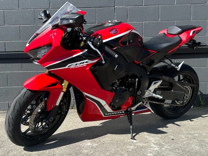 2017 Honda CBR1000RR (FIREBLADE) ABS RED