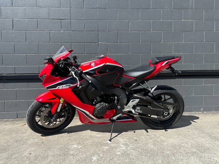 2017 Honda CBR1000RR (FIREBLADE) ABS RED