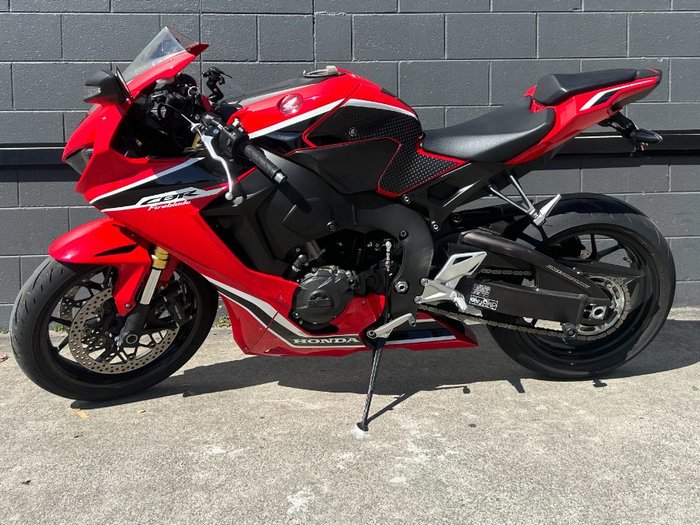 2017 Honda CBR1000RR (FIREBLADE) ABS RED