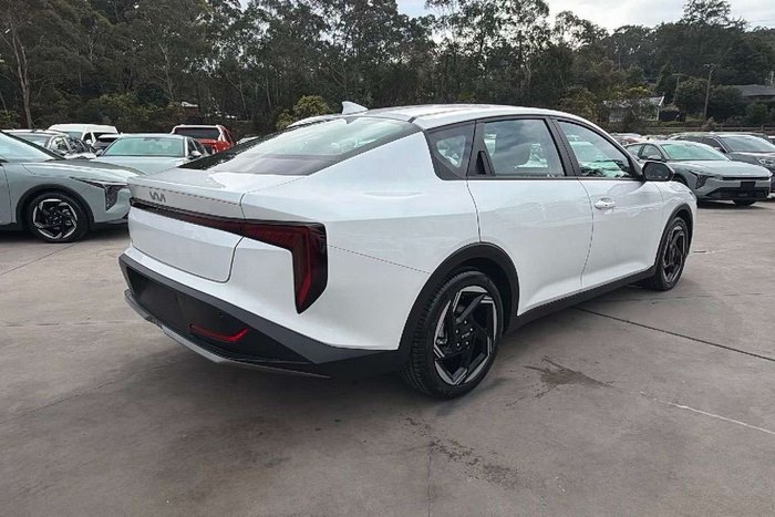 2025 Kia K4 Sport