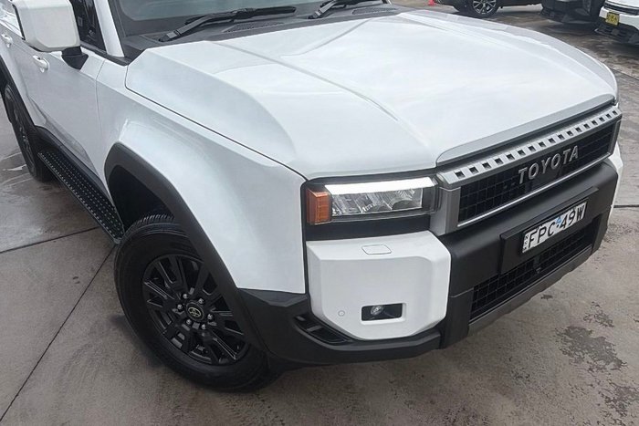 2025 Toyota Landcruiser Prado