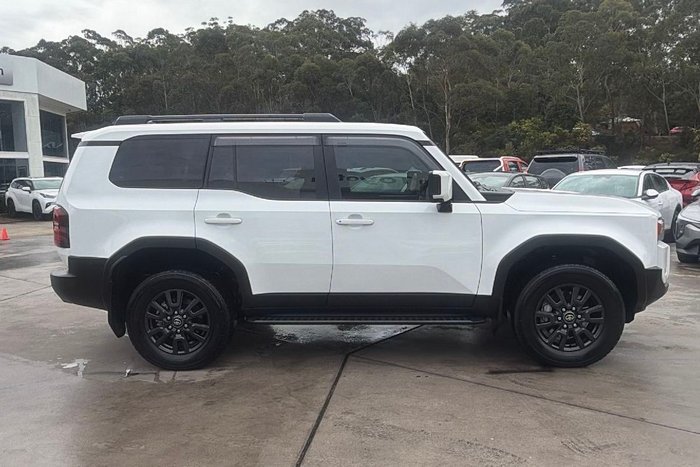 2025 Toyota Landcruiser Prado