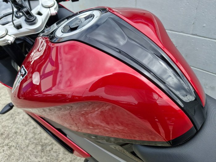 2025 Triumph DAYTONA 660 Red
