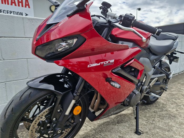 2025 Triumph DAYTONA 660 Red