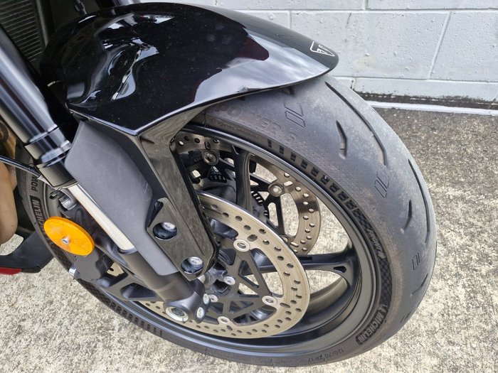2025 Triumph DAYTONA 660 Red
