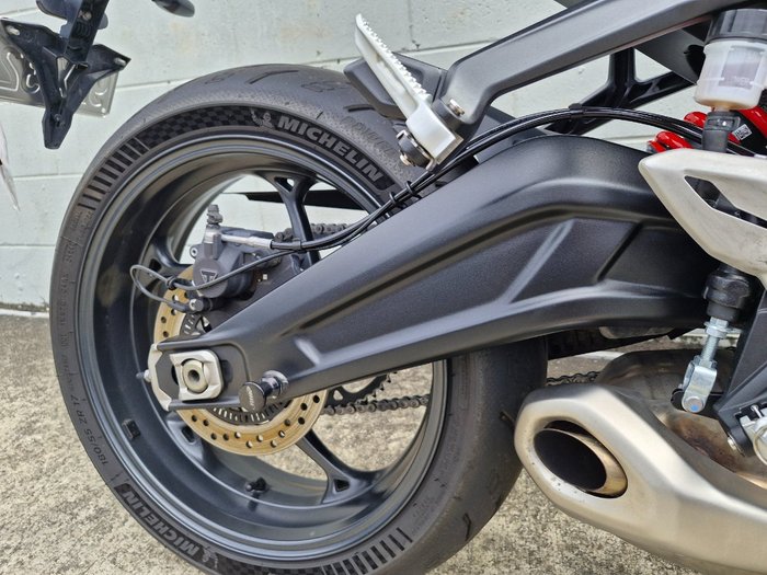 2025 Triumph DAYTONA 660 Red
