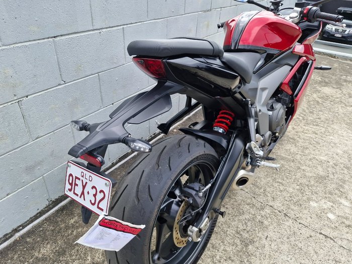 2025 Triumph DAYTONA 660 Red