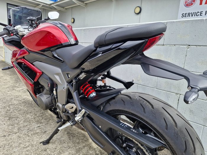 2025 Triumph DAYTONA 660 Red