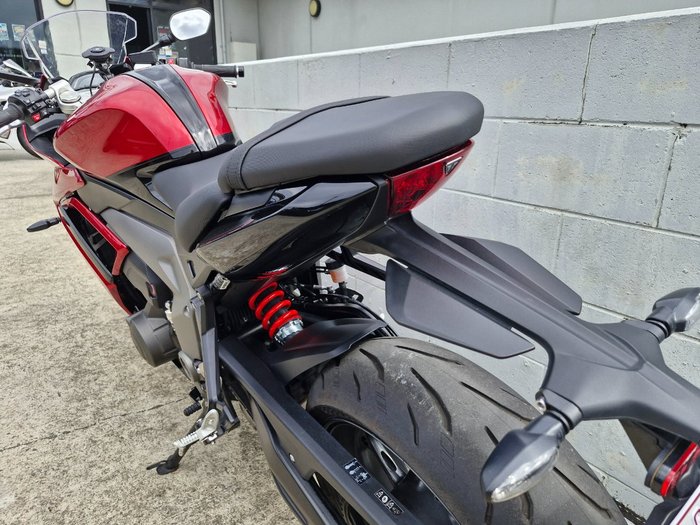 2025 Triumph DAYTONA 660 Red