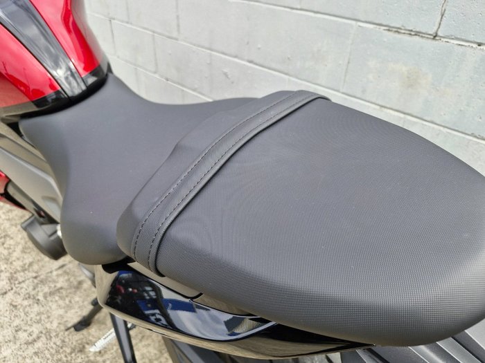 2025 Triumph DAYTONA 660 Red