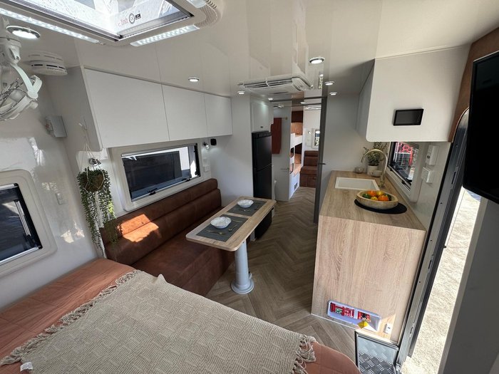 2026 Urban Caravans Track