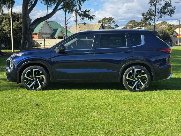 2023 Mitsubishi Outlander Exceed