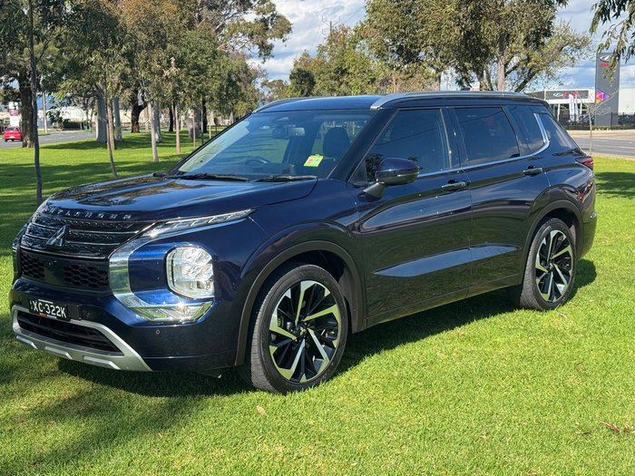 2023 Mitsubishi Outlander Exceed