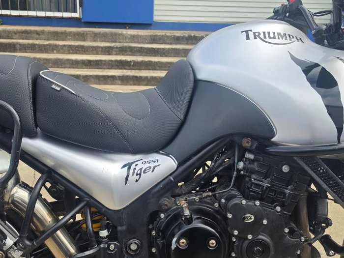 2003 TRIUMPH TIGER 900 Silver
