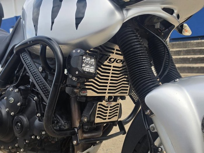 2003 TRIUMPH TIGER 900 Silver