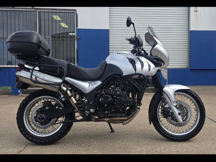2003 TRIUMPH TIGER 900 Silver