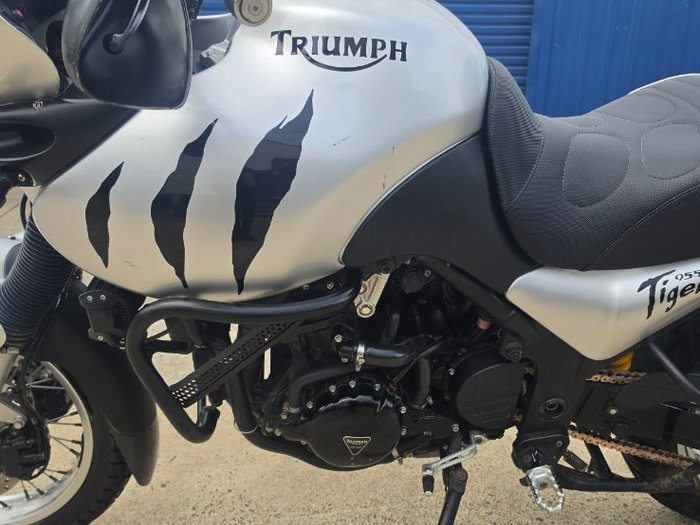 2003 TRIUMPH TIGER 900 Silver