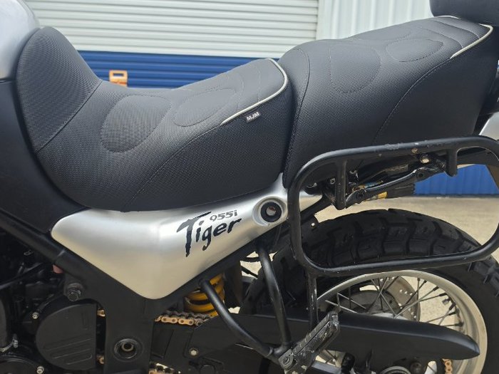 2003 TRIUMPH TIGER 900 Silver