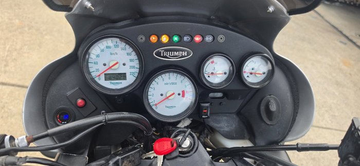 2003 TRIUMPH TIGER 900 Silver