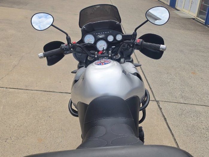 2003 TRIUMPH TIGER 900 Silver
