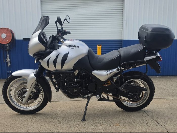 2003 TRIUMPH TIGER 900 Silver