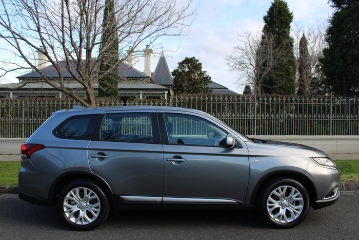 2021 Mitsubishi Outlander ES