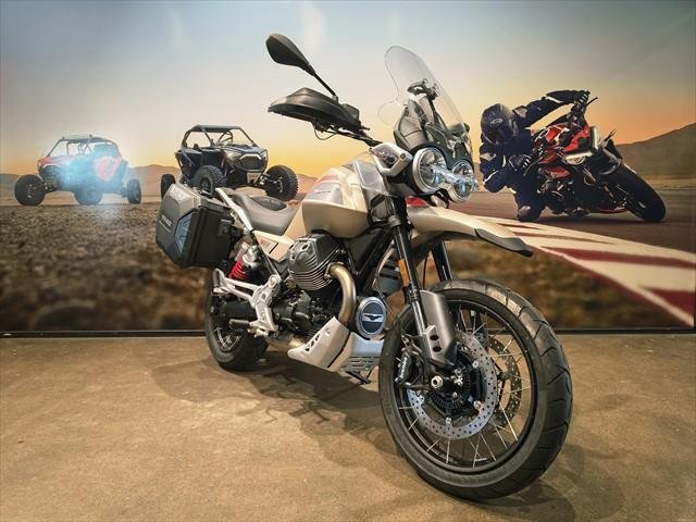 2025 Moto Guzzi V85 TT Travel