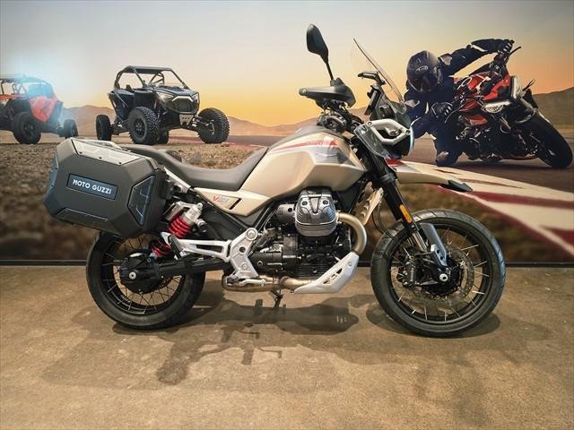 2025 Moto Guzzi V85 TT Travel