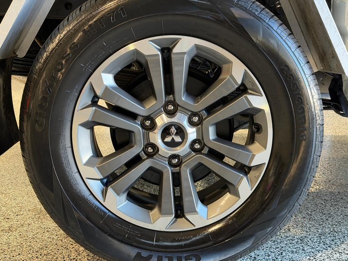 2023 Mitsubishi Triton GLX+