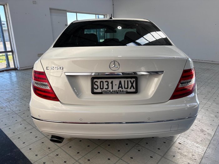 2011 Mercedes-Benz C-Class C250 BlueEFFICIENCY Avantgarde