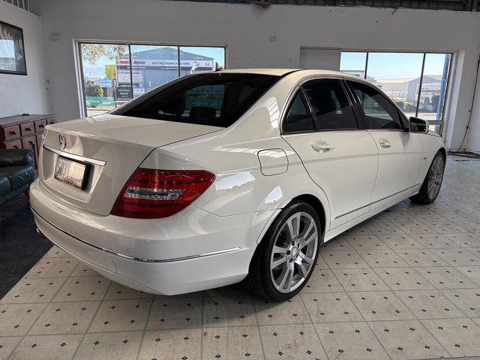 2011 Mercedes-Benz C-Class C250 BlueEFFICIENCY Avantgarde