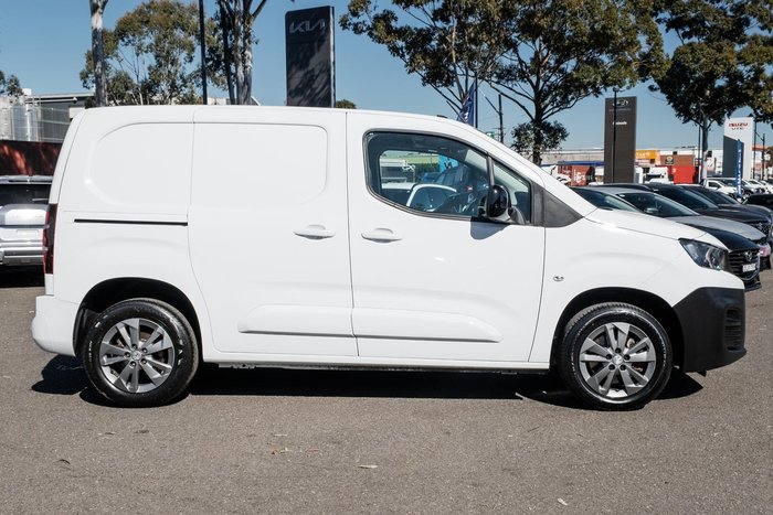 2022 Peugeot Partner Pro