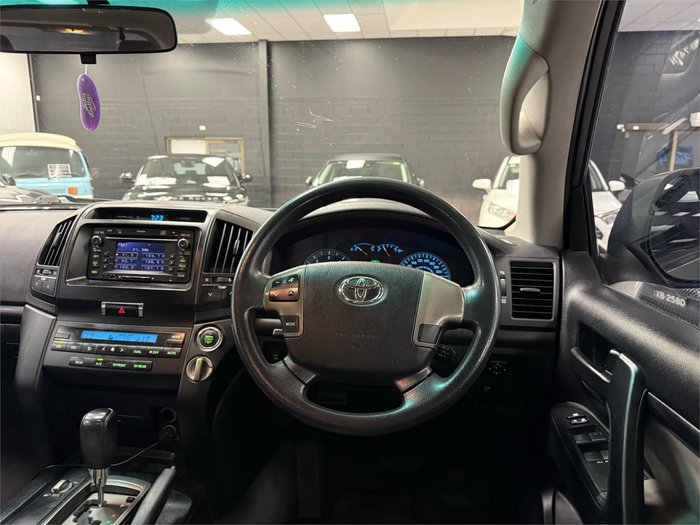 2011 Toyota Landcruiser GXL