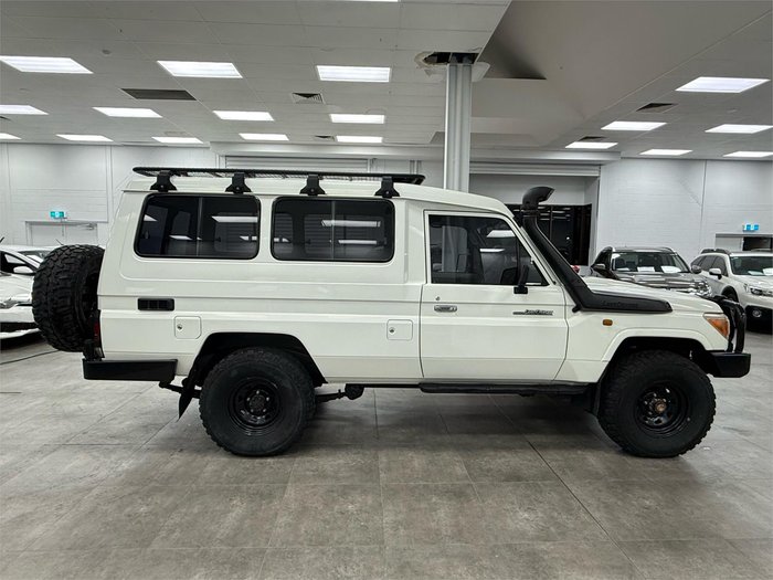 2014 Toyota Landcruiser Workmate Troopcarrier