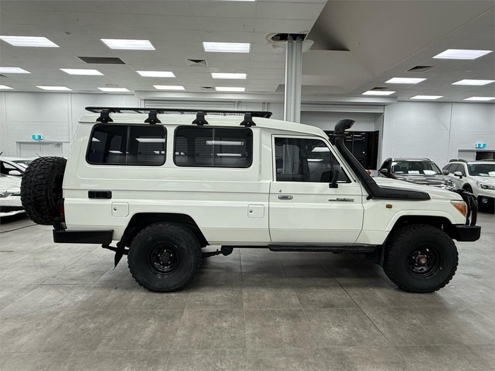 2014 Toyota Landcruiser Workmate Troopcarrier