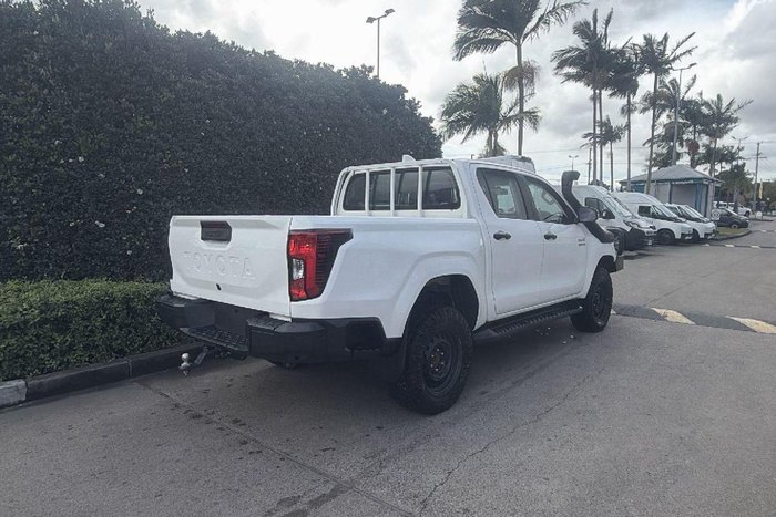 2022 Toyota Hilux SR