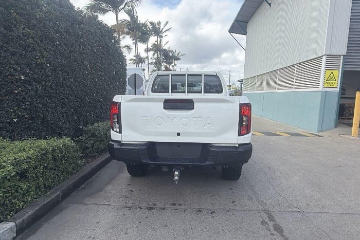 2022 Toyota Hilux SR