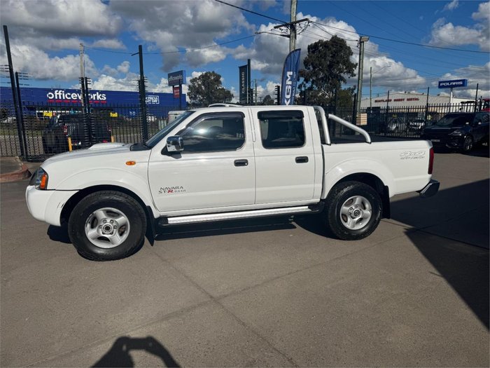 2014 Nissan Navara ST-R
