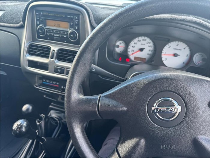 2014 Nissan Navara ST-R