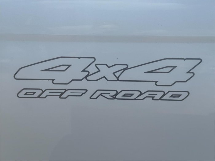 2014 Nissan Navara ST-R