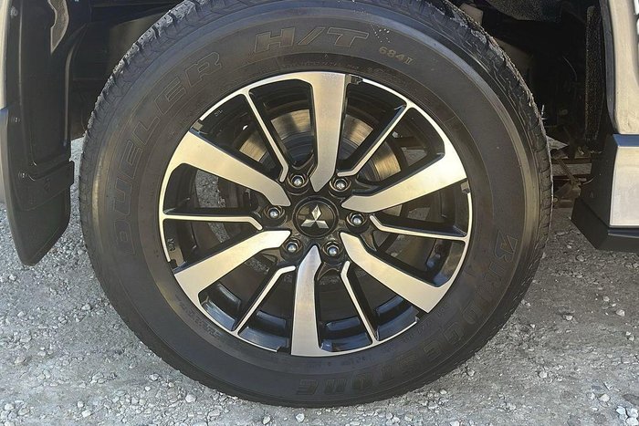 2017 Mitsubishi Pajero Sport Exceed