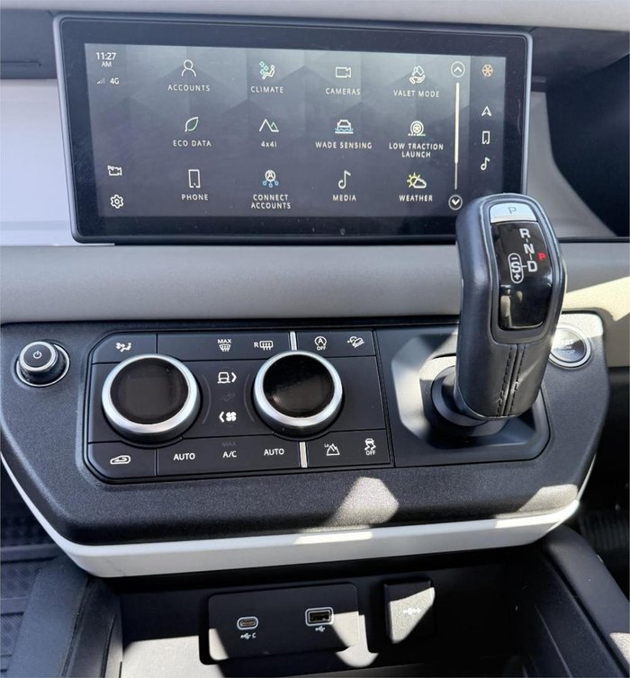 2021 Land Rover Defender 90 D300 SE