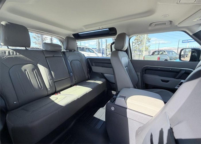 2021 Land Rover Defender 90 D300 SE