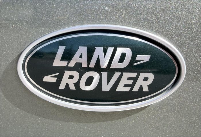 2021 Land Rover Defender 90 D300 SE