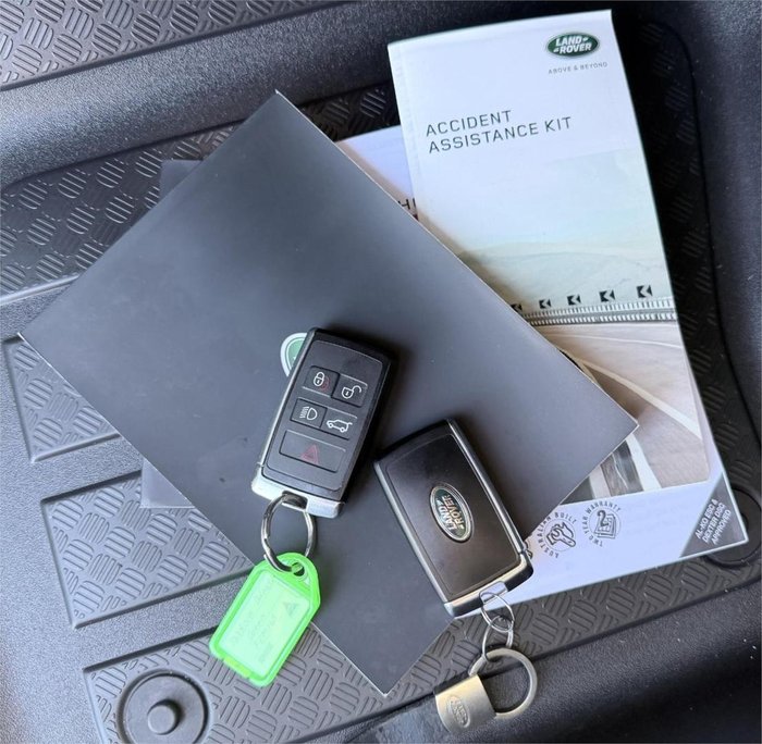 2021 Land Rover Defender 90 D300 SE